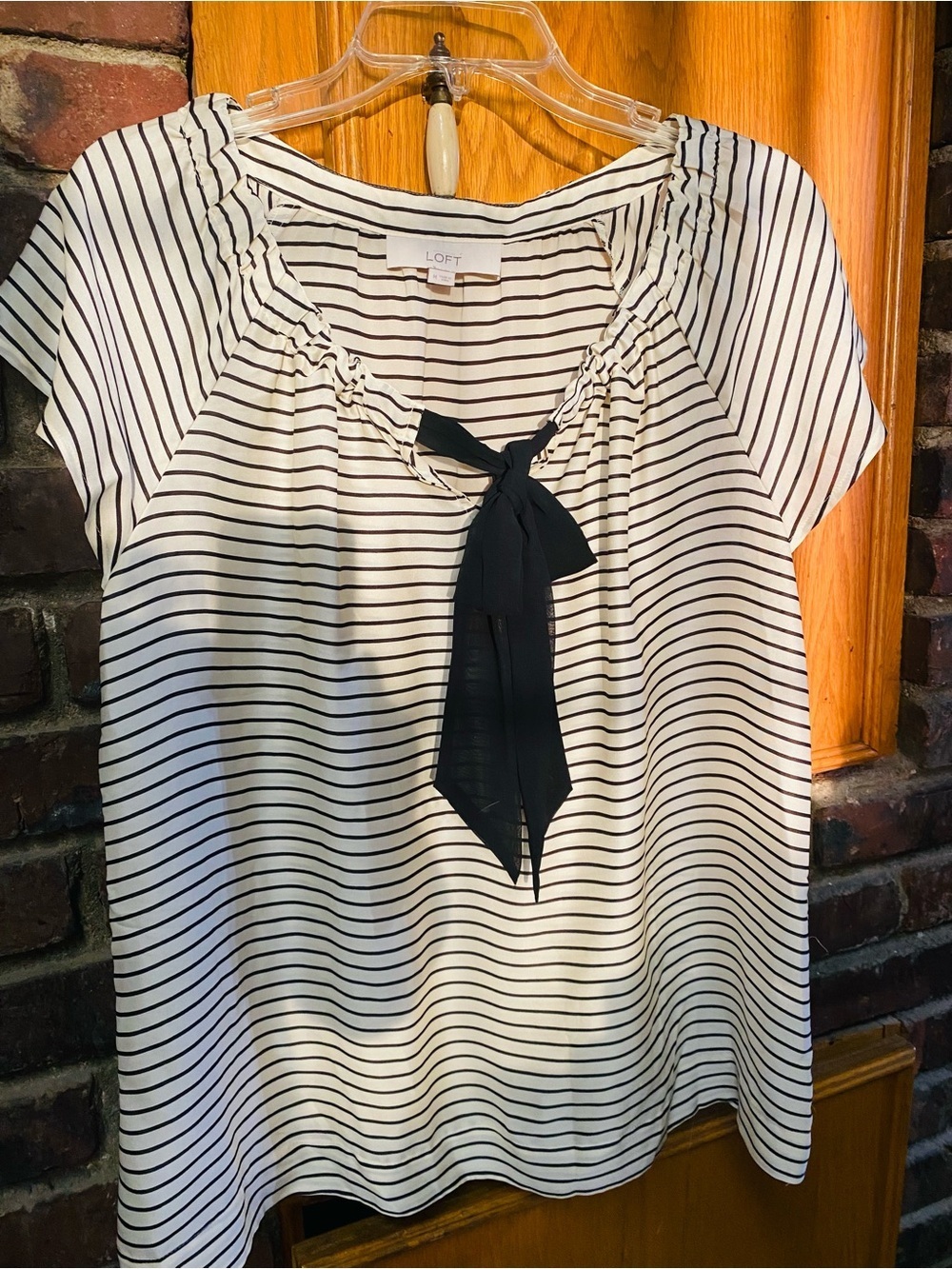 LOFT STRIPED BLOUSE TIE NECK TOP BLACK IVORY SHORT SLEEVE Size M